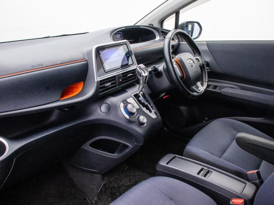 Toyota Sienta II Москва  - изображение 11