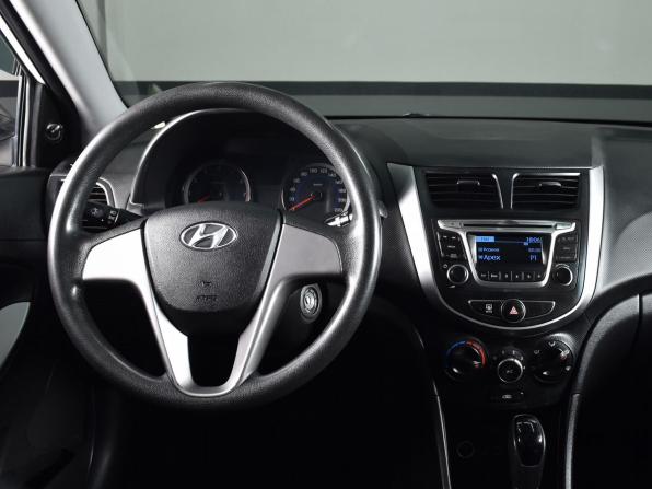 Hyundai Solaris I Рестайлинг с пробегом 2016 года, цена 1 049 999 рублей, 91104 км, седан, Автокод Объявления