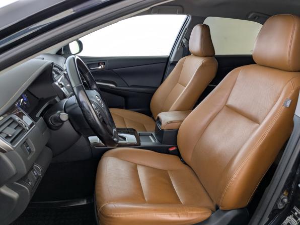 Toyota Camry VII (XV50) Рестайлинг с пробегом 2017 года, цена 2 850 000 рублей, 52500 км, седан, Автокод Объявления
