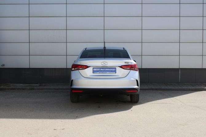 Hyundai Solaris II Рестайлинг с пробегом 2021 года, цена 1 585 000 рублей, 75162 км, седан, Автокод Объявления