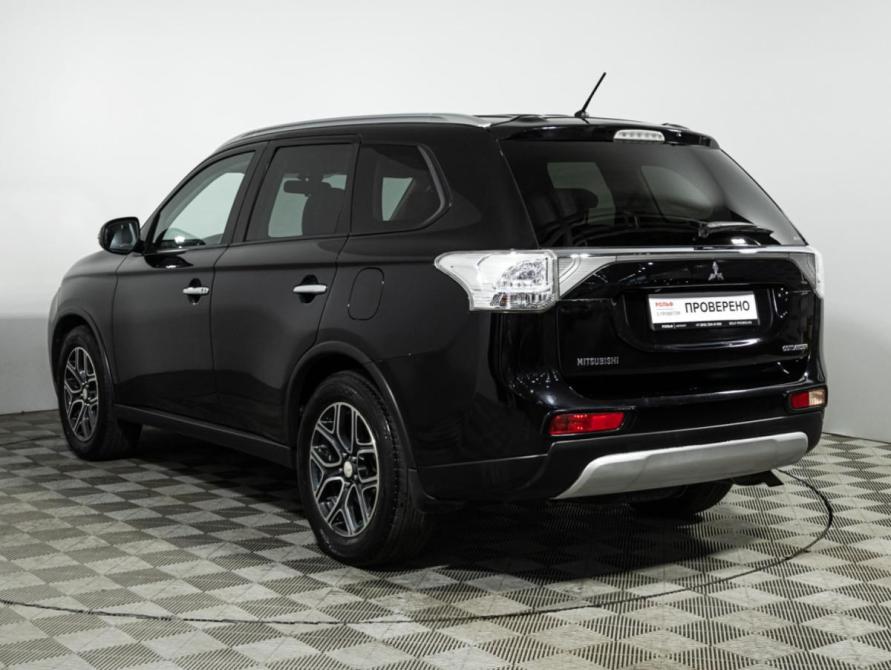 Mitsubishi Outlander III Рестайлинг Санкт-Петербург  - изображение 8