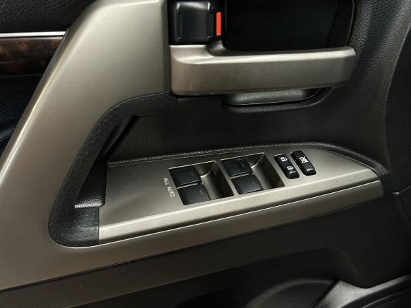 Toyota Land Cruiser 200 Series с пробегом 2011 года, цена 3 590 000 рублей, 240962 км, внедорожник, Автокод Объявления