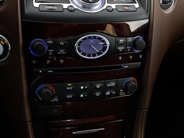 Infiniti QX50 I Рестайлинг с пробегом 2017 года, цена 1 999 000 рублей, 177417 км, внедорожник, Автокод Объявления