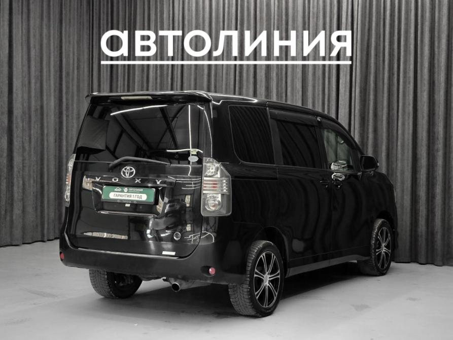 Toyota Voxy II (R70) Красноярск  - изображение 9