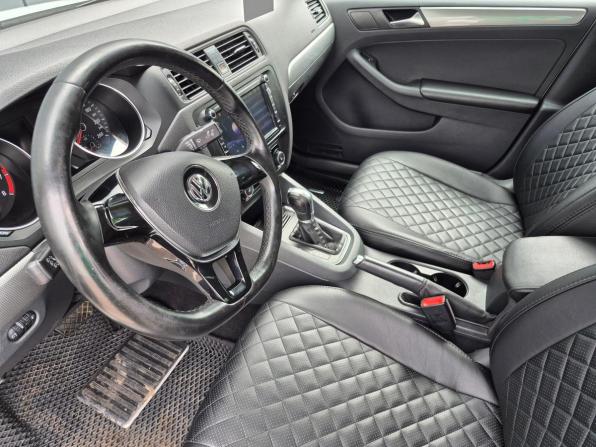Volkswagen Jetta VI Рестайлинг с пробегом 2016 года, цена 1 130 000 рублей, 172000 км, седан, Автокод Объявления
