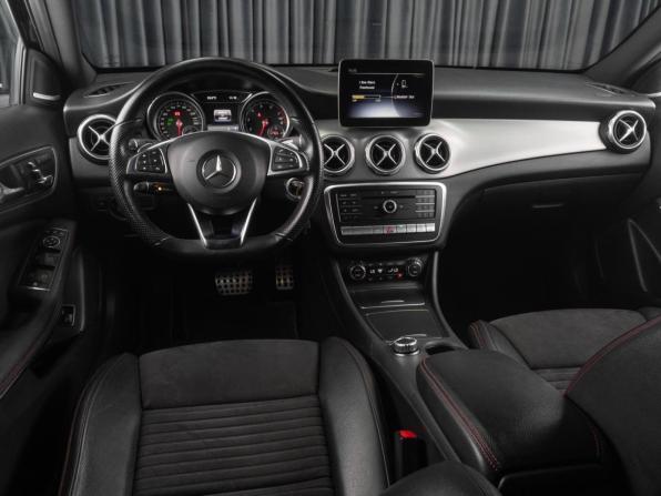 Mercedes-Benz GLA I (X156) Рестайлинг с пробегом 2018 года, цена 2 399 000 рублей, 130687 км, внедорожник, Автокод Объявления