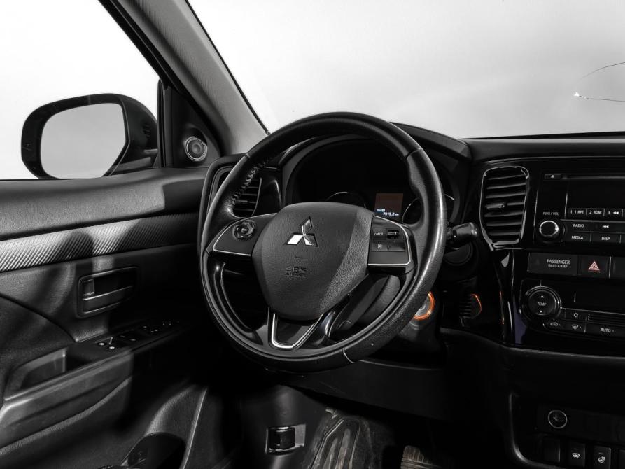Mitsubishi Outlander III Рестайлинг 3 Санкт-Петербург  - изображение 15