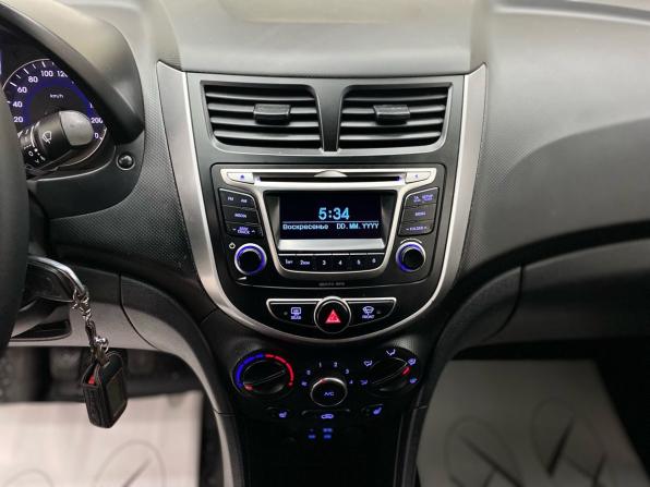 Hyundai Solaris I Рестайлинг с пробегом 2015 года, цена 890 000 рублей, 128241 км, седан, Автокод Объявления