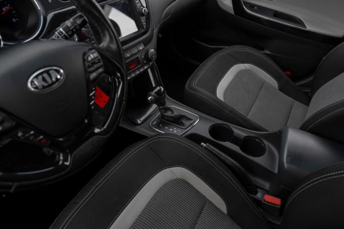 Kia Ceed II с пробегом 2015 года, цена 1 045 000 рублей, 193703 км, хэтчбек, Автокод Объявления
