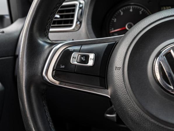Volkswagen Polo V Рестайлинг с пробегом 2018 года, цена 1 445 000 рублей, 188435 км, седан, Автокод Объявления
