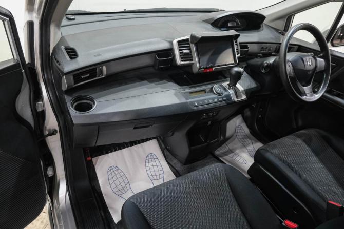 Honda Freed I Рестайлинг с пробегом 2013 года, цена 1 139 000 рублей, 201000 км, компактвэн, Автокод Объявления