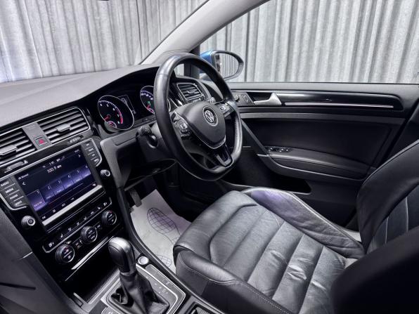 Volkswagen Golf VII с пробегом 2015 года, цена 1 500 000 рублей, 104279 км, универсал, Автокод Объявления