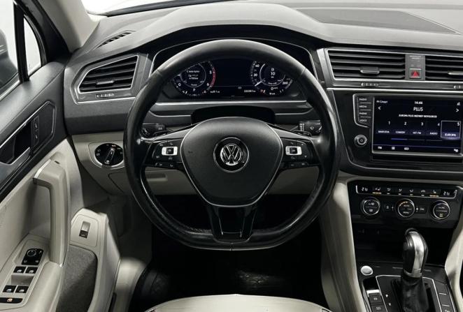 Volkswagen Tiguan II с пробегом 2017 года, цена 2 200 000 рублей, 222262 км, внедорожник, Автокод Объявления