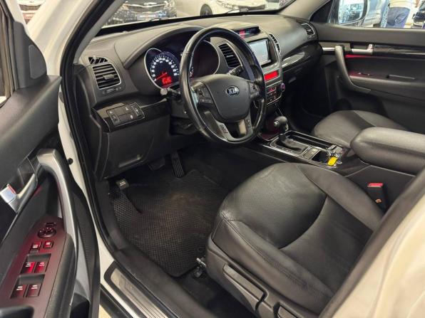 Kia Sorento II Рестайлинг с пробегом 2017 года, цена 2 099 000 рублей, 135188 км, внедорожник, Автокод Объявления