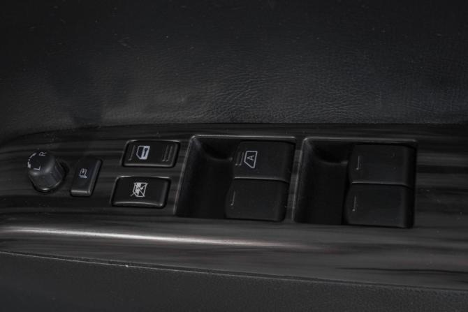 Nissan Elgrand III (E52) Рестайлинг с пробегом 2018 года, цена 3 449 000 рублей, 71000 км, минивэн, Автокод Объявления