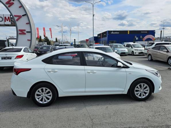 Hyundai Solaris II с пробегом 2017 года, цена 1 199 000 рублей, 175750 км, седан, Автокод Объявления