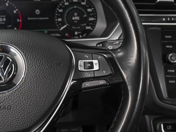 Volkswagen Tiguan II с пробегом 2018 года, цена 2 299 000 рублей, 177170 км, внедорожник, Автокод Объявления