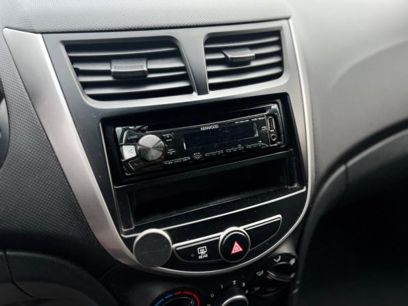 Hyundai Solaris I Рестайлинг с пробегом 2015 года, цена 770 000 рублей, 122371 км, хэтчбек, Автокод Объявления