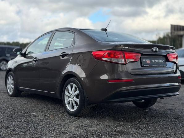 Kia Rio III Рестайлинг с пробегом 2017 года, цена 850 000 рублей, 268879 км, седан, Автокод Объявления