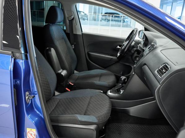 Volkswagen Polo V Рестайлинг с пробегом 2019 года, цена 1 456 000 рублей, 119381 км, седан, Автокод Объявления