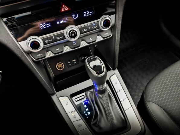 Hyundai Elantra VI (AD) Рестайлинг с пробегом 2020 года, цена 1 795 000 рублей, 42520 км, седан, Автокод Объявления