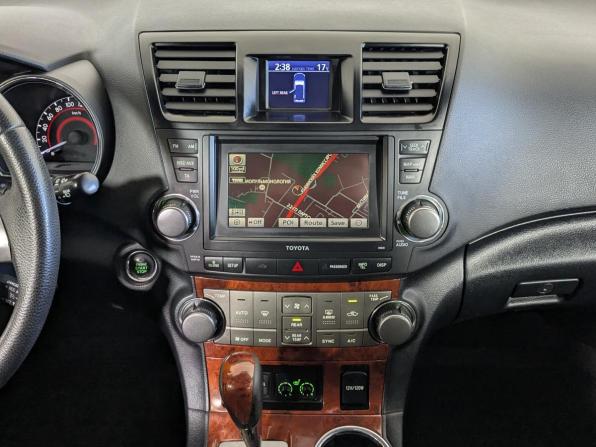 Toyota Highlander II (XU40) Рестайлинг с пробегом 2011 года, цена 2 049 500 рублей, 244000 км, внедорожник, Автокод Объявления