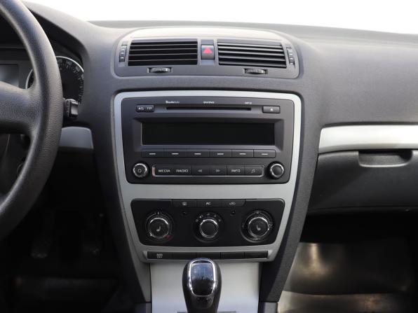 Skoda Octavia II (A5) Рестайлинг с пробегом 2012 года, цена 849 000 рублей, 132608 км, лифтбек, Автокод Объявления