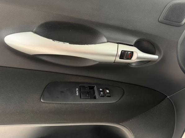 Toyota Auris I Рестайлинг с пробегом 2011 года, цена 929 000 рублей, 242000 км, хэтчбек, Автокод Объявления