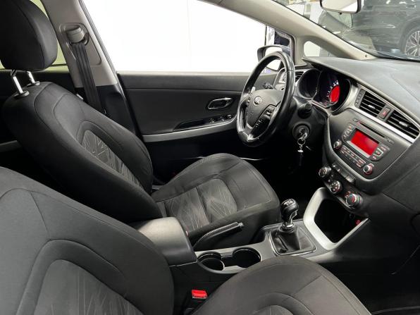 Kia Ceed II Рестайлинг с пробегом 2017 года, цена 1 399 000 рублей, 113333 км, хэтчбек, Автокод Объявления