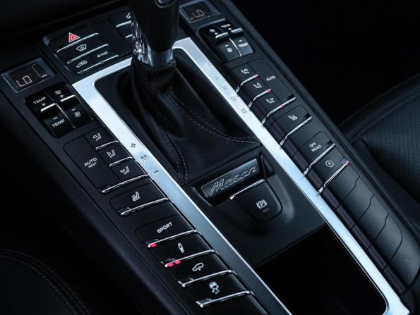 Porsche Macan I с пробегом 2014 года, цена 2 350 000 рублей, 110063 км, внедорожник, Автокод Объявления