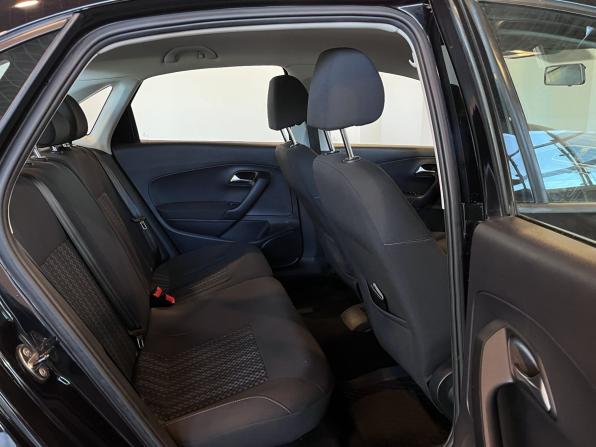 Volkswagen Polo V Рестайлинг с пробегом 2019 года, цена 1 290 000 рублей, 114790 км, седан, Автокод Объявления