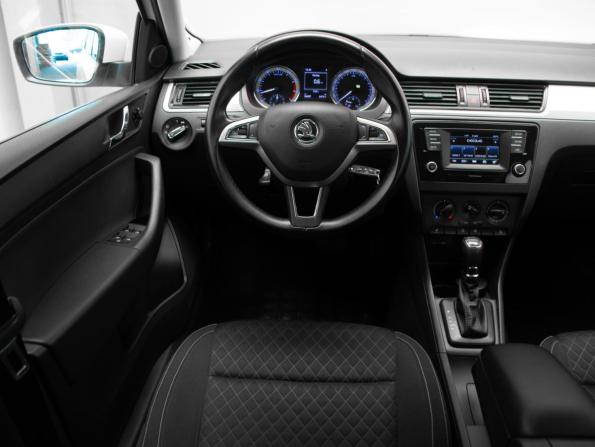 Skoda Rapid I с пробегом 2016 года, цена 1 345 000 рублей, 54405 км, лифтбек, Автокод Объявления