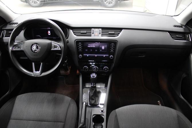 Skoda Octavia III (A7) Рестайлинг с пробегом 2018 года, цена 2 049 000 рублей, 35000 км, лифтбек, Автокод Объявления