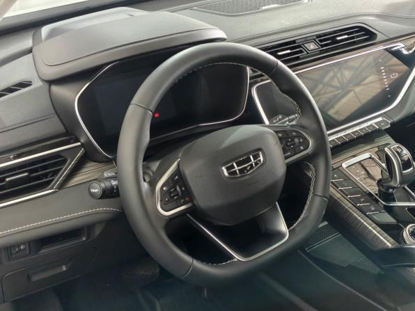 Geely Atlas Pro с пробегом 2024 года, цена 2 400 000 рублей, 4296 км, внедорожник, Автокод Объявления