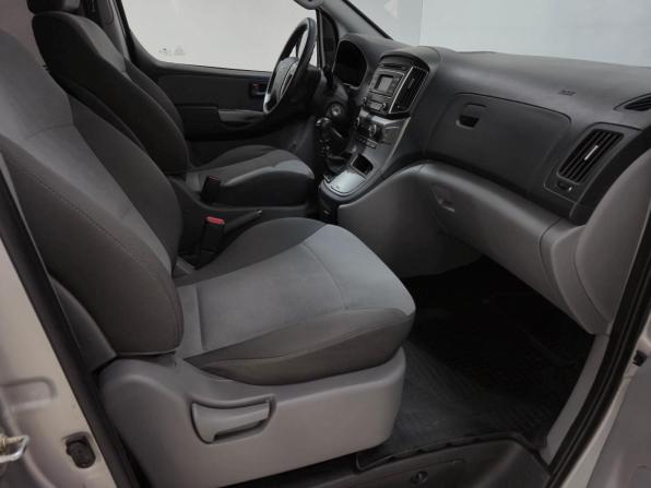Hyundai H-1 II Рестайлинг с пробегом 2016 года, цена 2 650 000 рублей, 79200 км, минивэн, Автокод Объявления