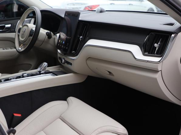 Volvo XC60 II Рестайлинг 2 с пробегом 2025 года, цена 7 250 000 рублей, 6959 км, внедорожник, Автокод Объявления