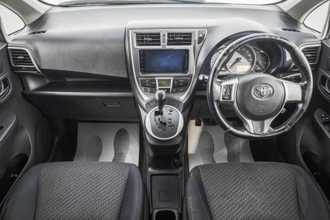 Toyota Ractis II с пробегом 2011 года, цена 849 000 рублей, 163000 км, хэтчбек, Автокод Объявления