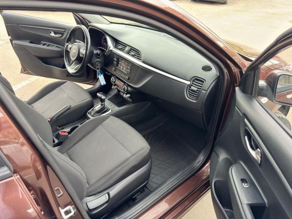 Kia Rio IV Рестайлинг с пробегом 2021 года, цена 1 750 000 рублей, 53780 км, седан, Автокод Объявления