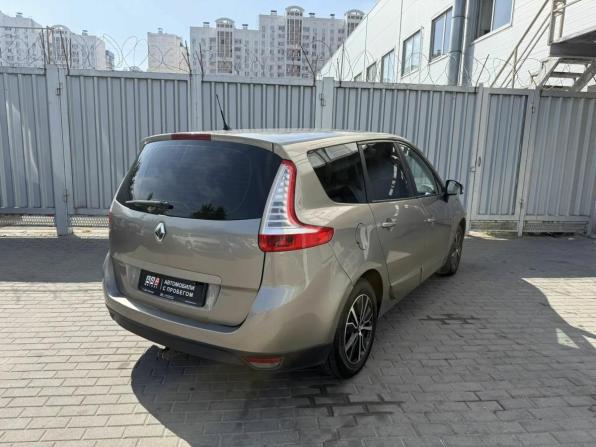 Renault Scenic III с пробегом 2011 года, цена 745 000 рублей, 373681 км, минивэн, Автокод Объявления