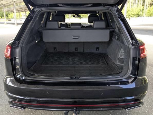 Volkswagen Touareg III с пробегом 2018 года, цена 3 940 000 рублей, 290000 км, внедорожник, Автокод Объявления