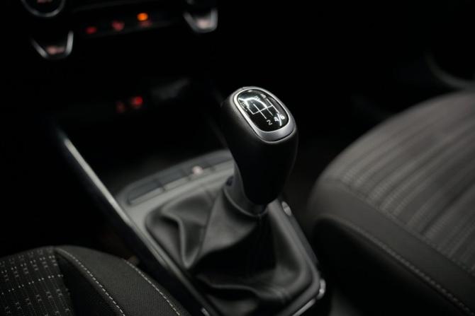 Kia Stonic I с пробегом 2018 года, цена 1 950 000 рублей, 104600 км, внедорожник, Автокод Объявления