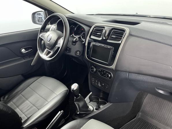 Renault Sandero II Рестайлинг с пробегом 2020 года, цена 1 390 000 рублей, 38799 км, хэтчбек, Автокод Объявления