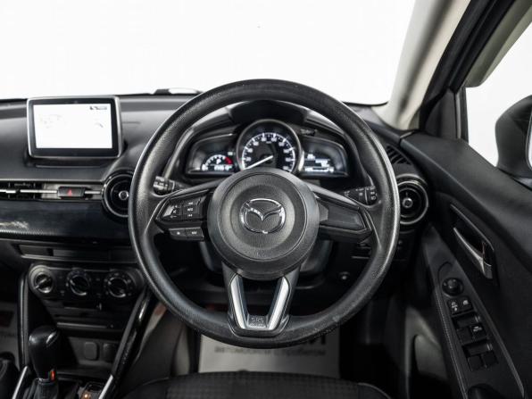 Mazda Demio IV (DJ) с пробегом 2017 года, цена 825 000 рублей, 259613 км, хэтчбек, Автокод Объявления