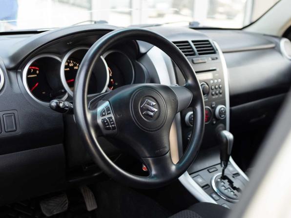 Suzuki Grand Vitara II Рестайлинг с пробегом 2010 года, цена 950 000 рублей, 153600 км, внедорожник, Автокод Объявления
