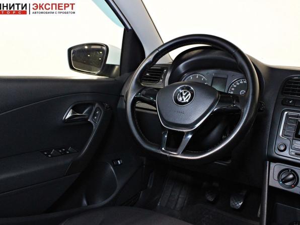 Volkswagen Polo V Рестайлинг с пробегом 2017 года, цена 1 087 000 рублей, 116306 км, седан, Автокод Объявления