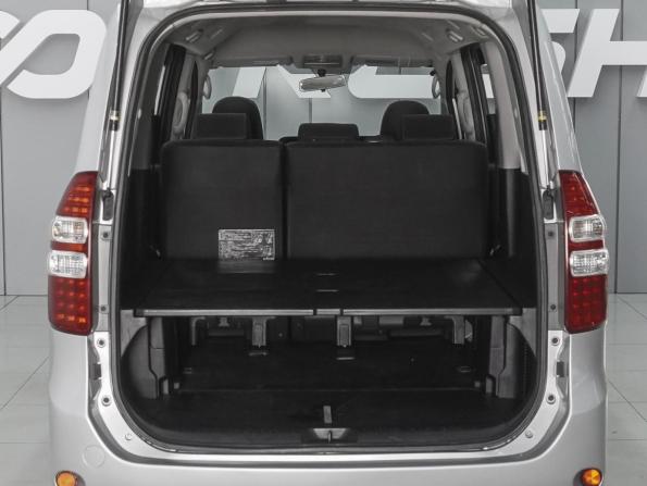 Toyota Noah II (R70) с пробегом 2010 года, цена 1 050 000 рублей, 187166 км, минивэн, Автокод Объявления