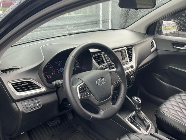 Hyundai Solaris II Рестайлинг с пробегом 2021 года, цена 1 570 000 рублей, 43126 км, седан, Автокод Объявления