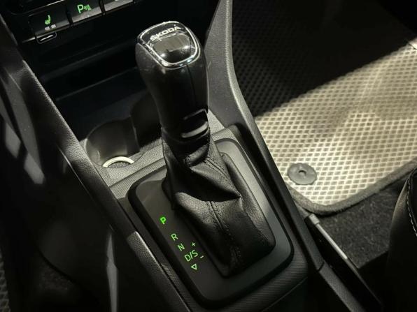 Skoda Rapid I Рестайлинг с пробегом 2019 года, цена 1 449 000 рублей, 102000 км, лифтбек, Автокод Объявления