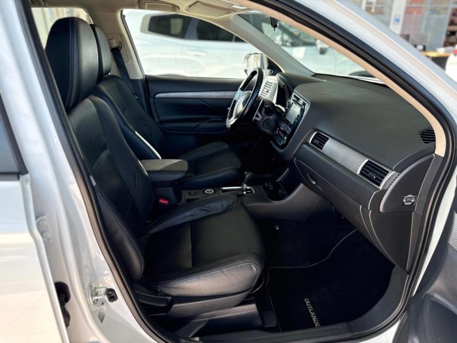 Mitsubishi Outlander III Рестайлинг Екатеринбург  - изображение 16