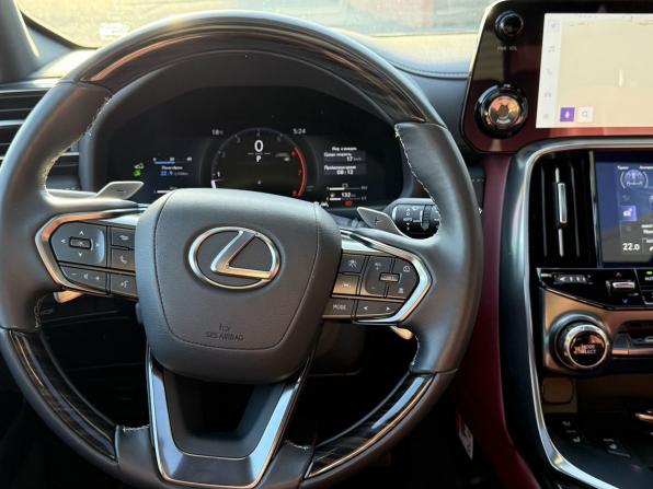 Lexus LX IV с пробегом 2025 года, цена 19 000 000 рублей, 6990 км, внедорожник, Автокод Объявления